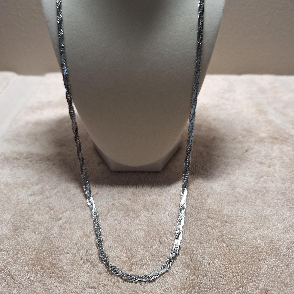 Vintage Trifari chain necklace 30 inches in silver tone